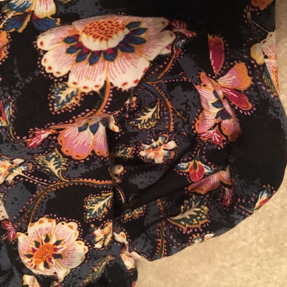 🌻Flower Romper🌻 - Picture 6 of 7